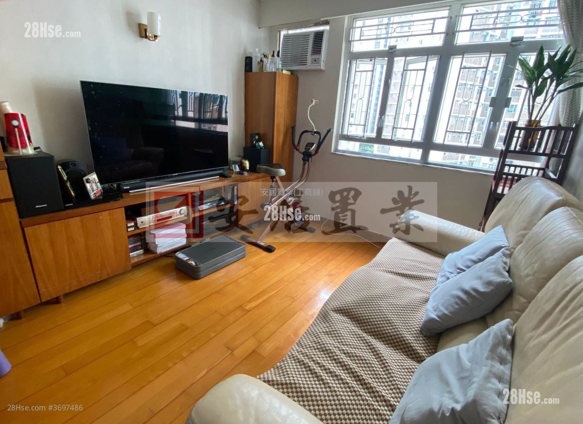 Greenwood Terrace Sell 3 Bedrooms , 1 Bathroom 646 ft²