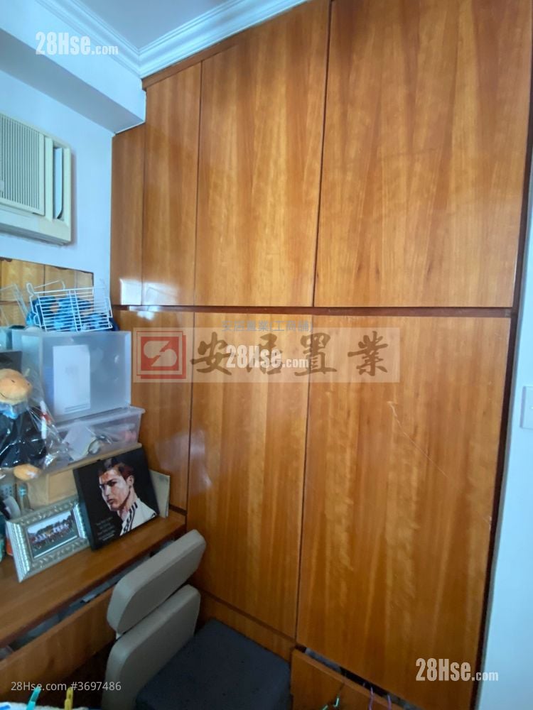 Greenwood Terrace Sell 3 Bedrooms , 1 Bathroom 646 ft²