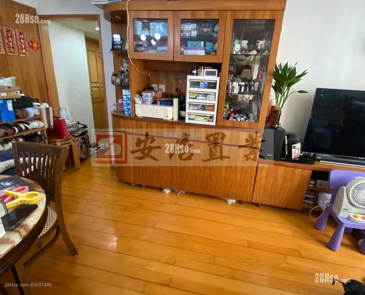 Greenwood Terrace Sell 3 Bedrooms , 1 Bathroom 646 ft²