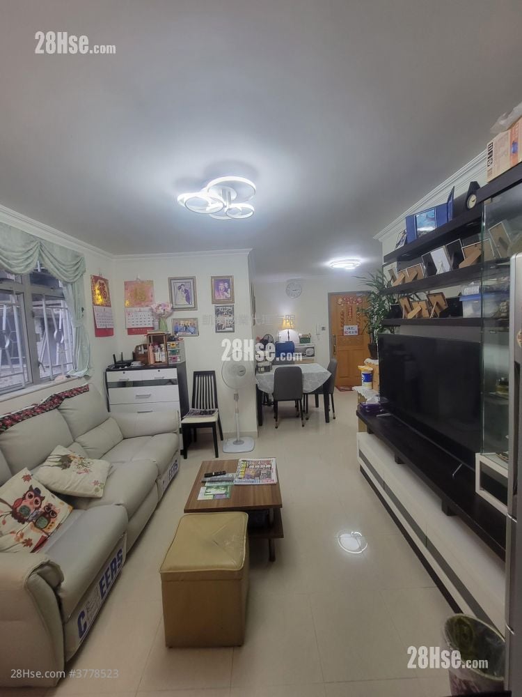 Charming Garden Sell 592 ft²