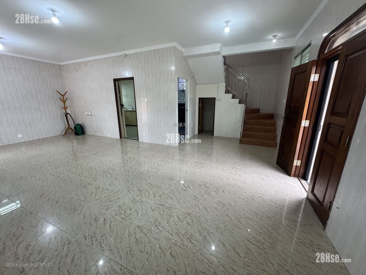 村屋 租盘 4 房 , 2 浴室