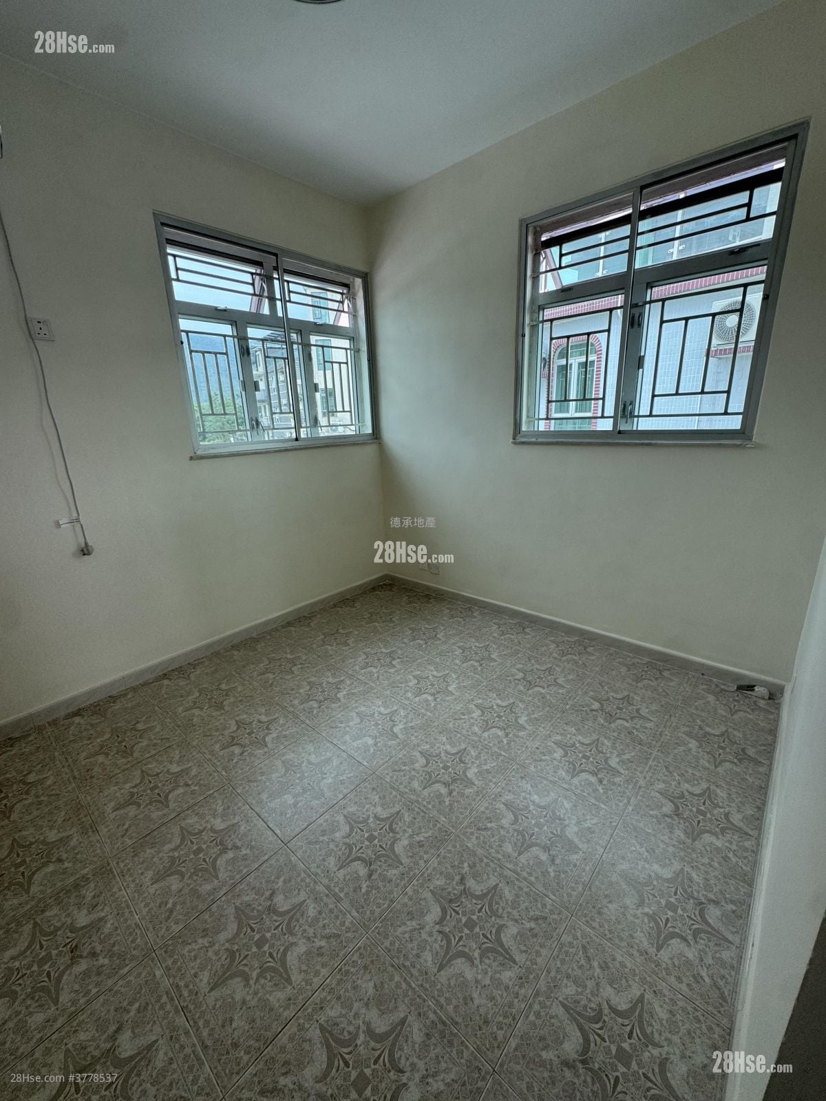 村屋 租盘 4 房 , 2 浴室