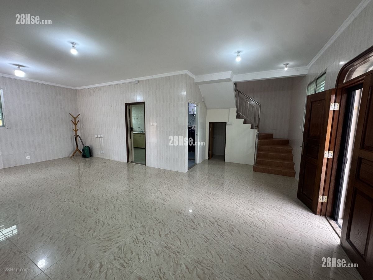 村屋 租盘 4 房 , 2 浴室