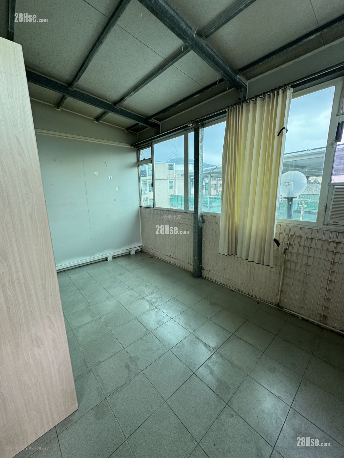 村屋 租盘 4 房 , 2 浴室