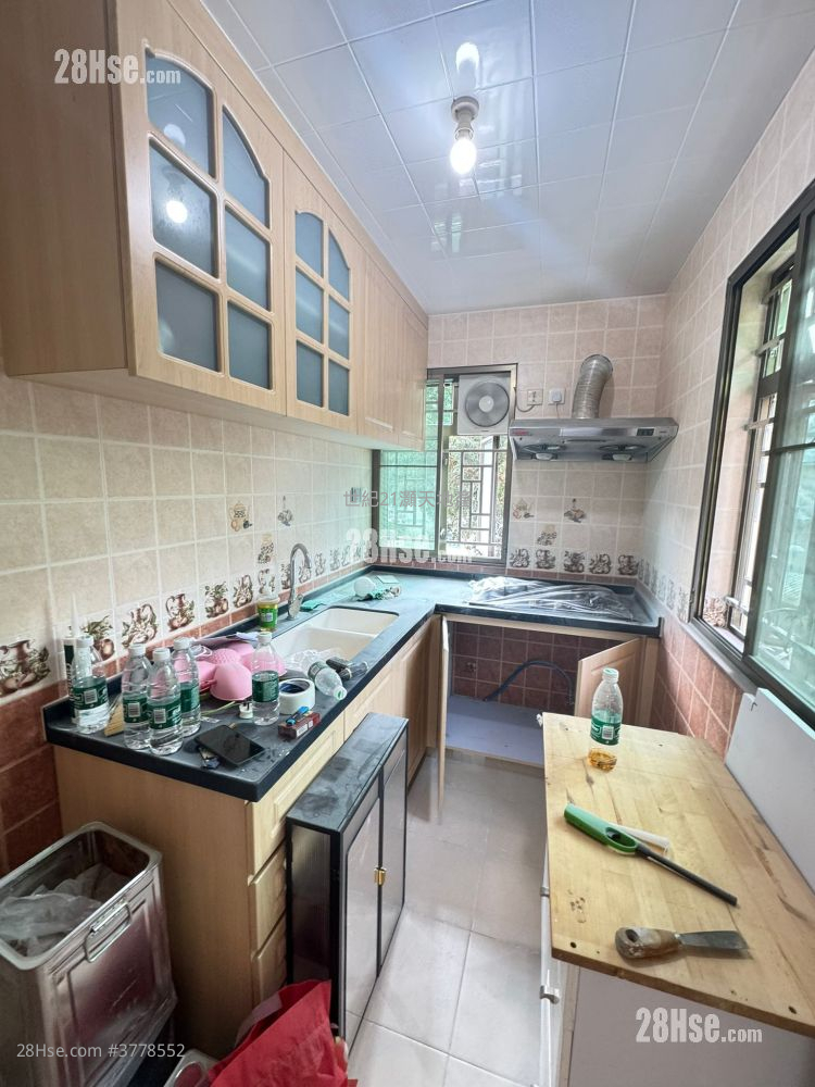 Fung Yuen Rental 3 Bedrooms , 2 Bathrooms 700 ft²