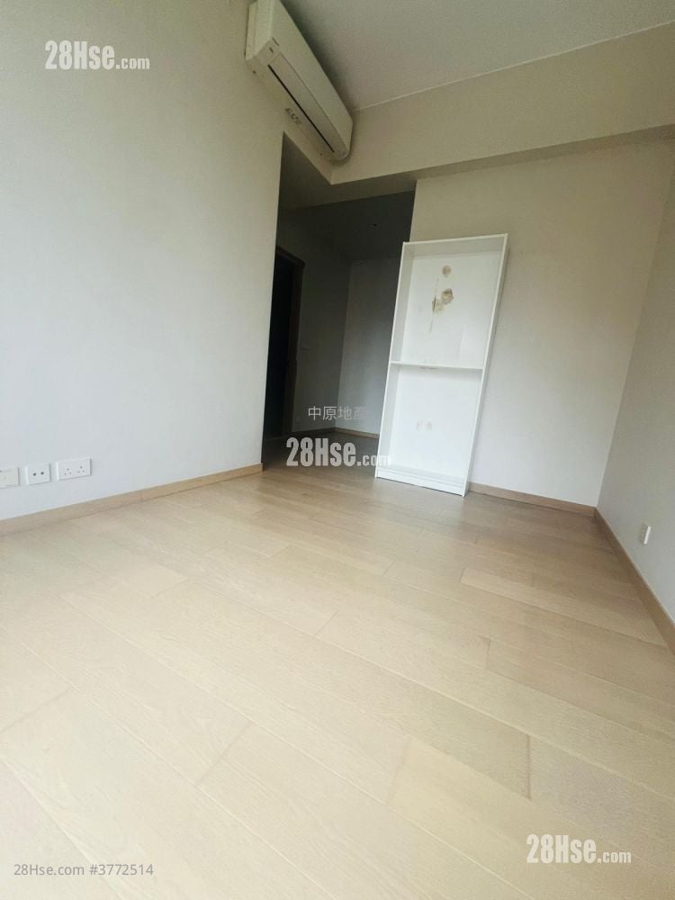 Crescent Green Sell 3 Bedrooms 916 ft²