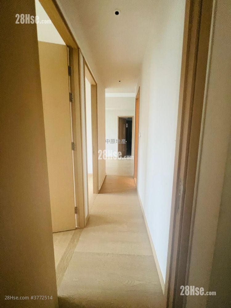 Crescent Green Sell 3 Bedrooms 916 ft²