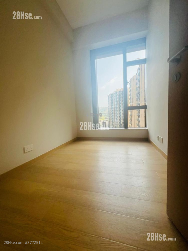 Crescent Green Sell 3 Bedrooms 916 ft²