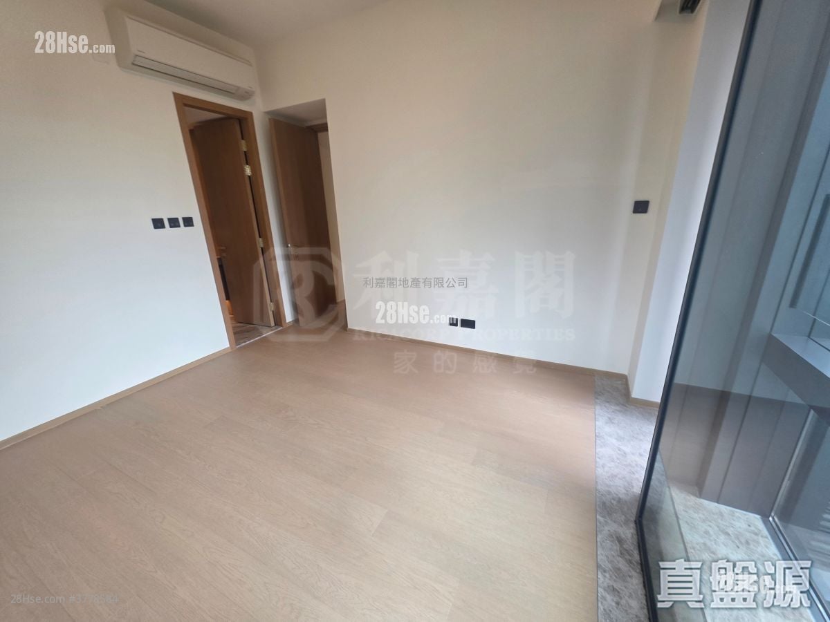 In One Rental 937 ft²