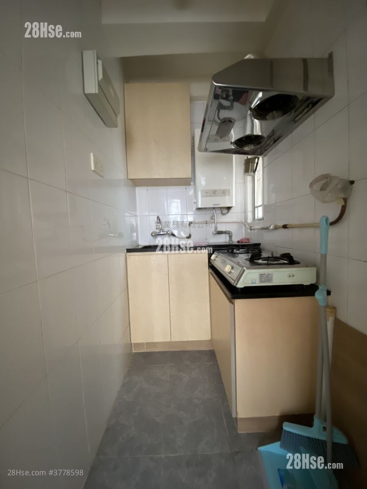 kitchen: Lucky Court Rental 2 Bedrooms , 1 Bathroom 283 ft²