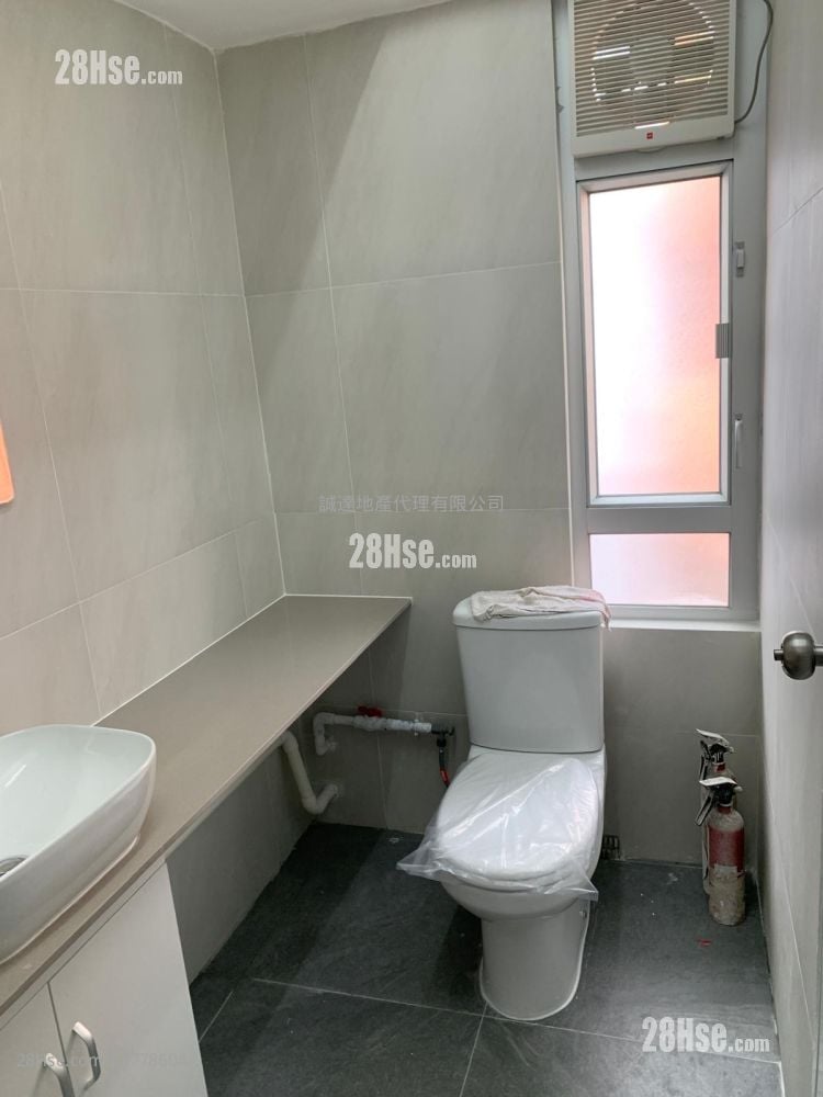 Kwun Tong Industrial Centre Sell 1,630 ft²