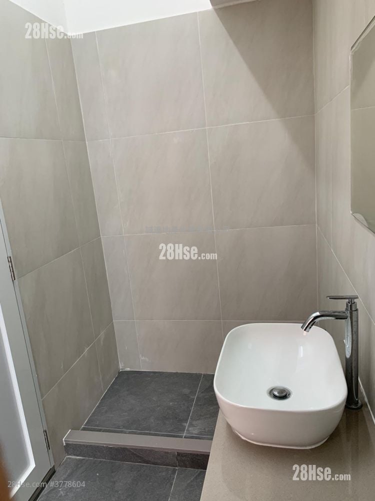 Kwun Tong Industrial Centre Sell 1,630 ft²