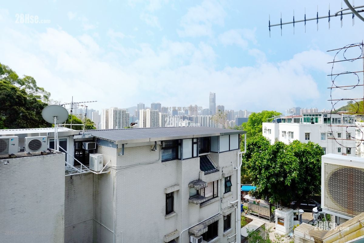 View: Chuen Yiu Terrace Sell 3 Bedrooms , 2 Bathrooms 700 ft²