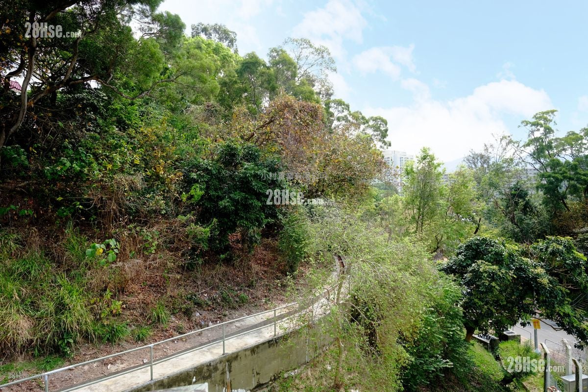 View: Chuen Yiu Terrace Sell 3 Bedrooms , 2 Bathrooms 700 ft²