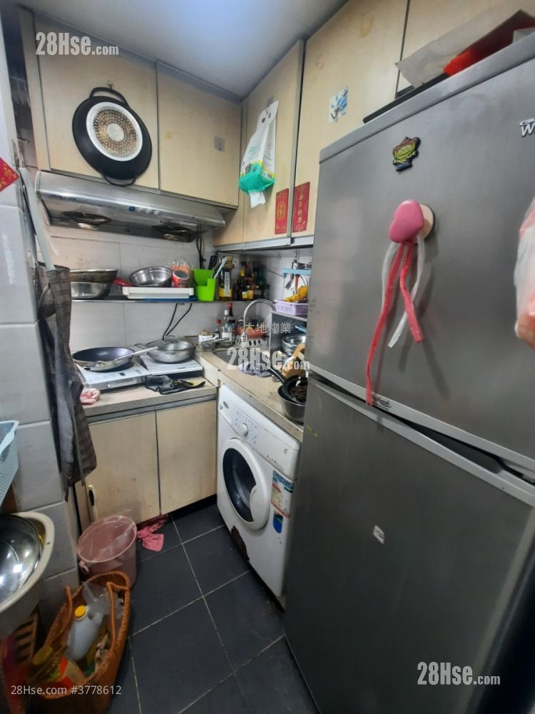 Tung Fai Court Sell 2 Bedrooms , 1 Bathroom 296 ft²