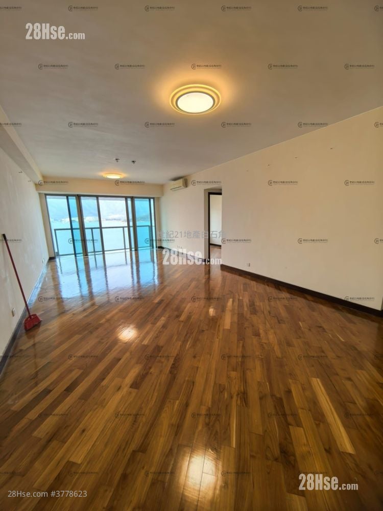 Mayfair By The Sea Rental 4 Bedrooms , 3 Bathrooms 1,673 ft²