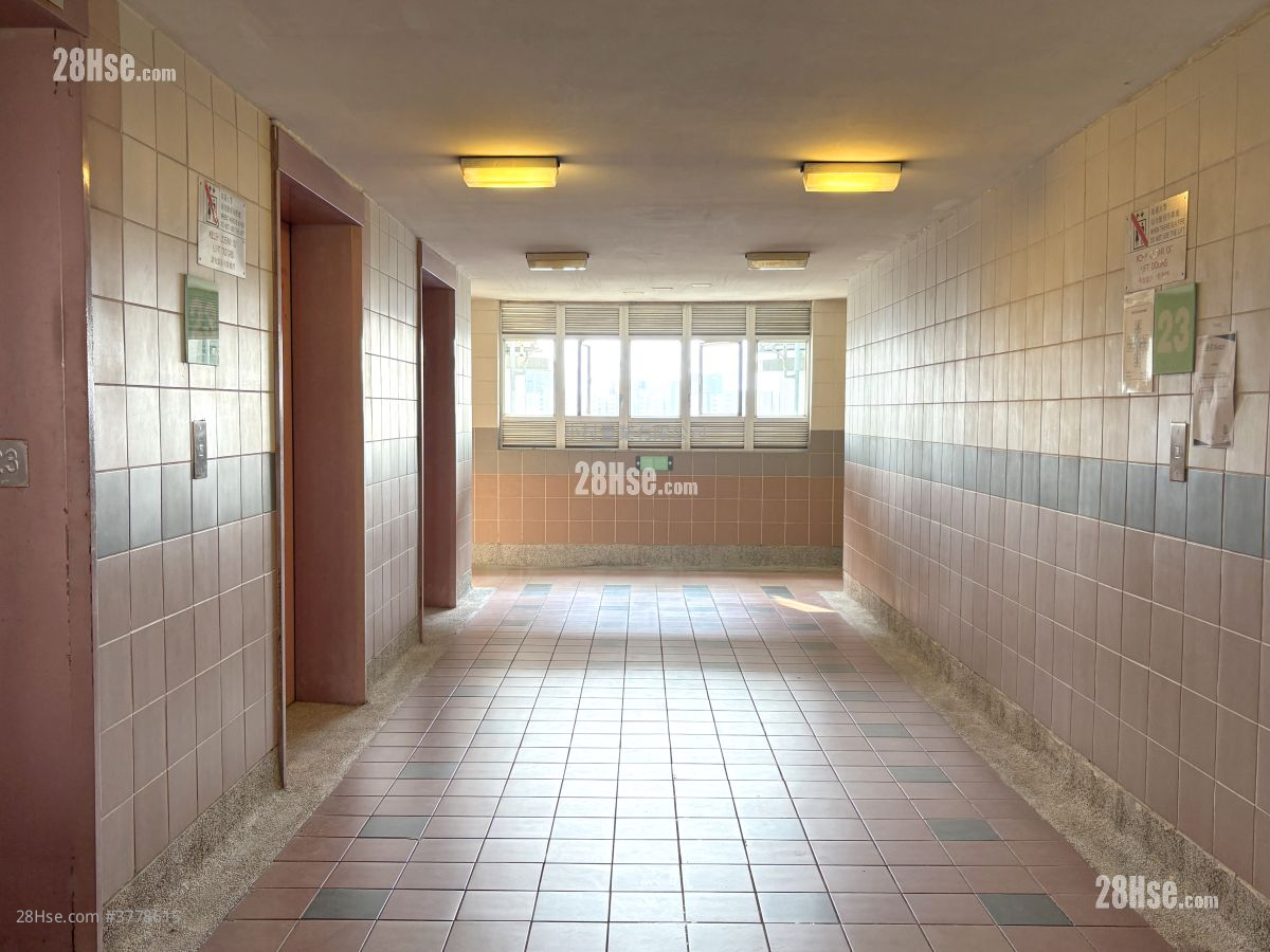 other: Choi Fung Court Sell 2 Bedrooms , 1 Bathroom