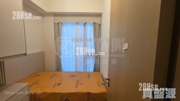 One Victoria Sell 3 Bedrooms 598 ft²