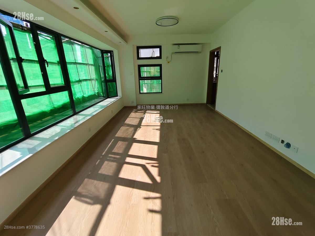 Sun And Moon Building Rental 3 Bedrooms , 2 Bathrooms 985 ft²