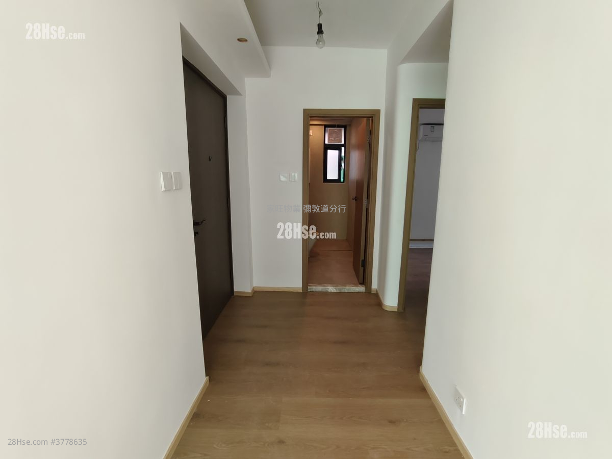 Sun And Moon Building Rental 3 Bedrooms , 2 Bathrooms 985 ft²