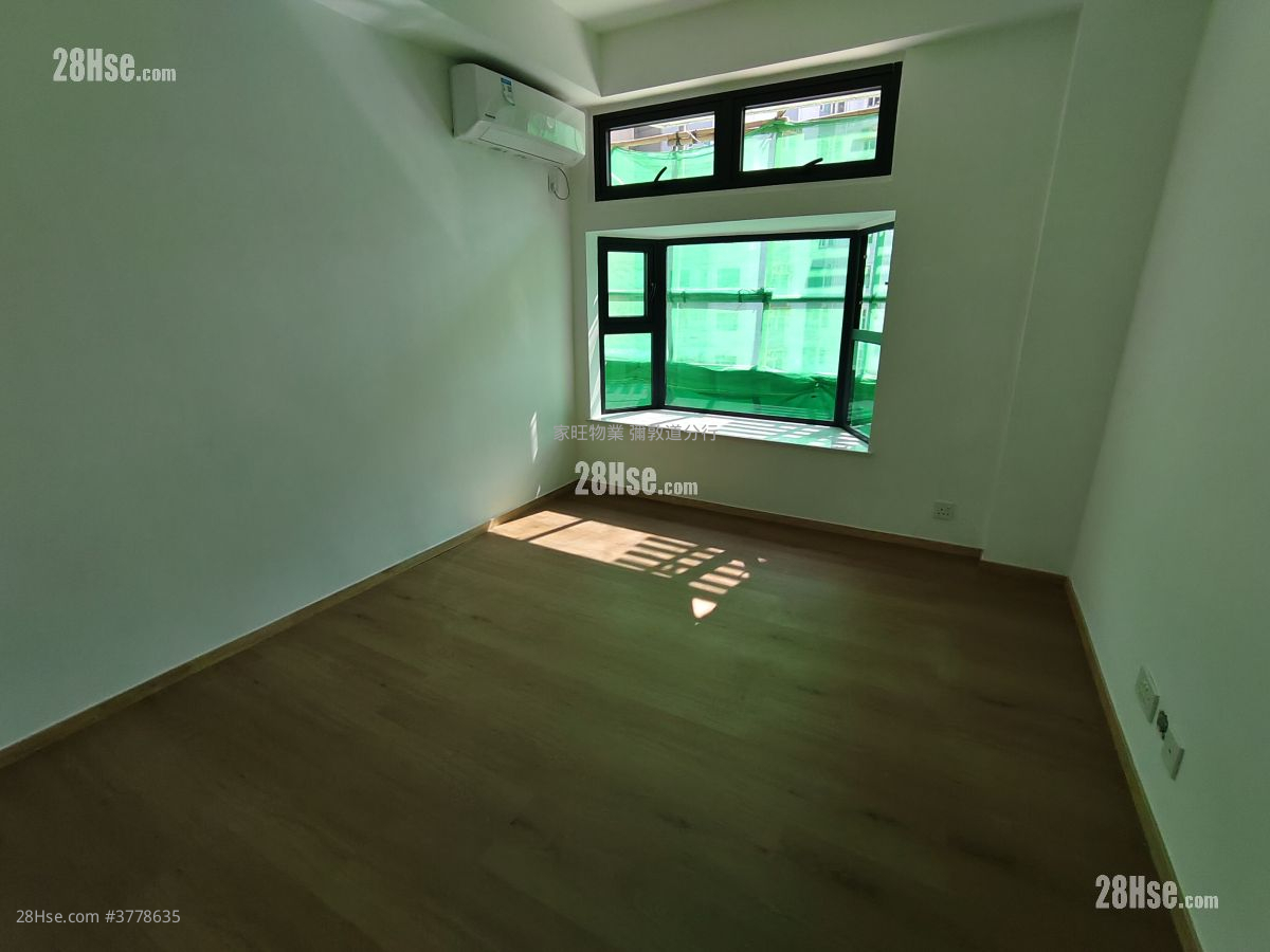 Sun And Moon Building Rental 3 Bedrooms , 2 Bathrooms 985 ft²