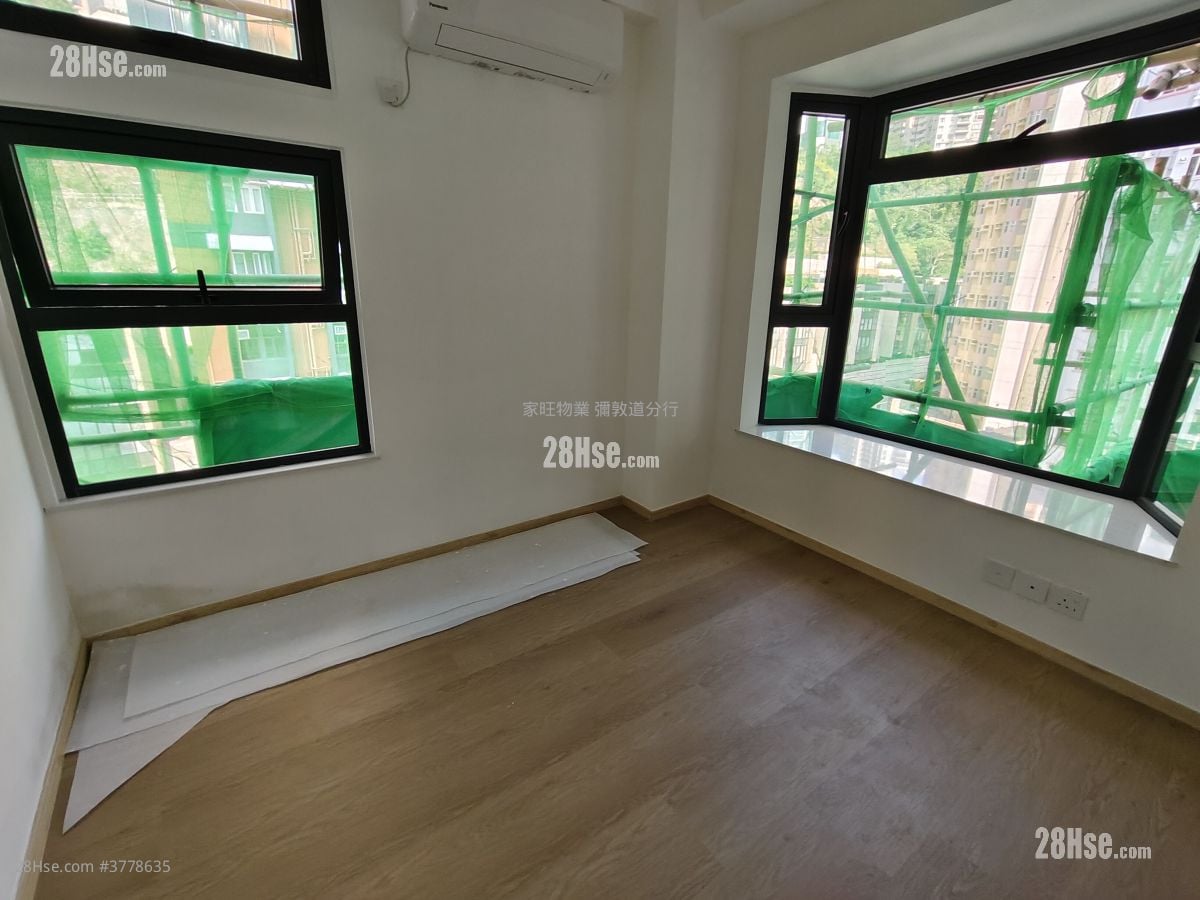 Sun And Moon Building Rental 3 Bedrooms , 2 Bathrooms 985 ft²