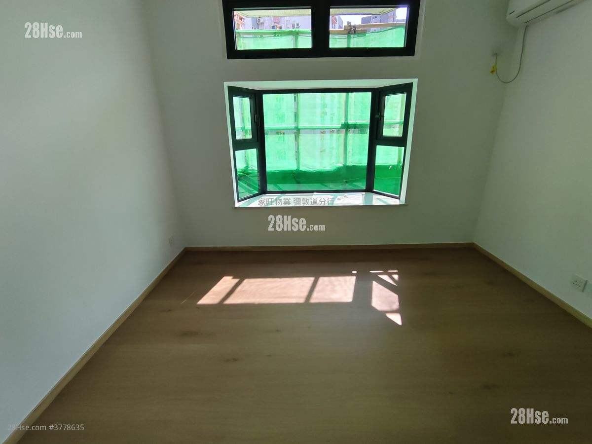 Sun And Moon Building Rental 3 Bedrooms , 2 Bathrooms 985 ft²