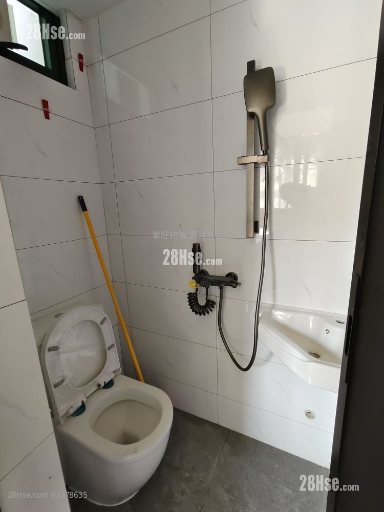 Sun And Moon Building Rental 3 Bedrooms , 2 Bathrooms 985 ft²