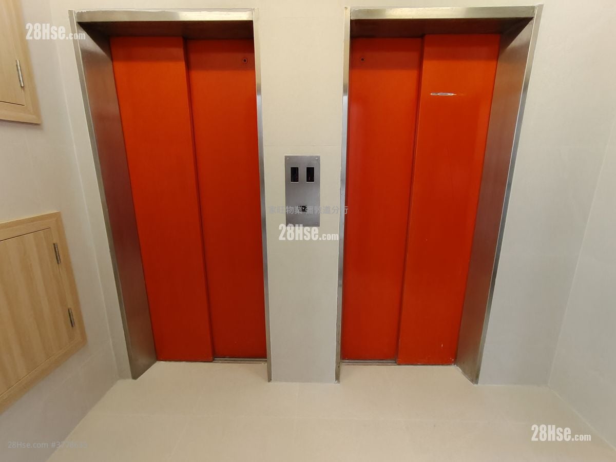 Sun And Moon Building Rental 3 Bedrooms , 2 Bathrooms 985 ft²