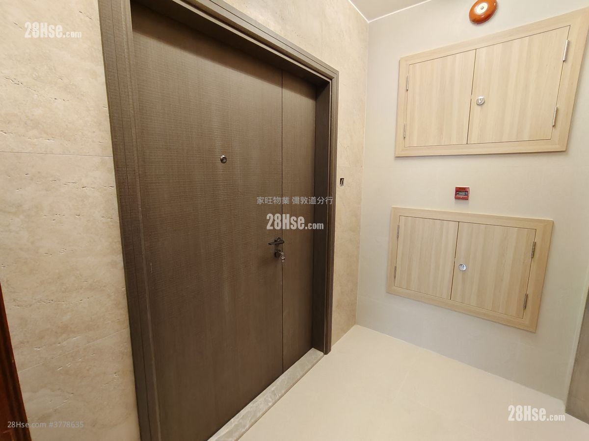 Sun And Moon Building Rental 3 Bedrooms , 2 Bathrooms 985 ft²