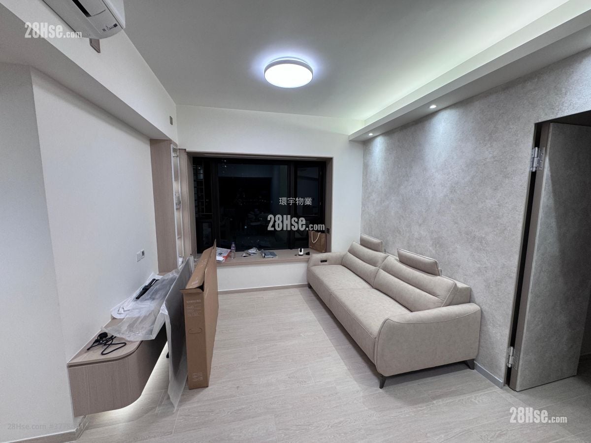 Chelsea Court Sell 4 Bedrooms , 2 Bathrooms 722 ft²