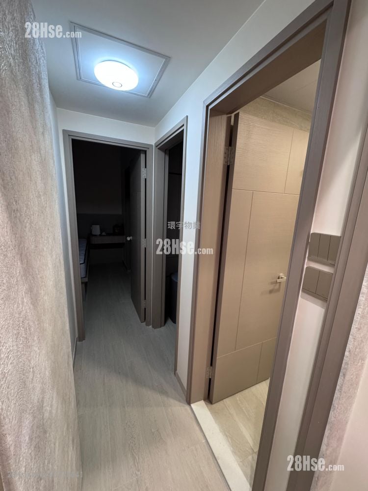 Chelsea Court Sell 4 Bedrooms , 2 Bathrooms 722 ft²