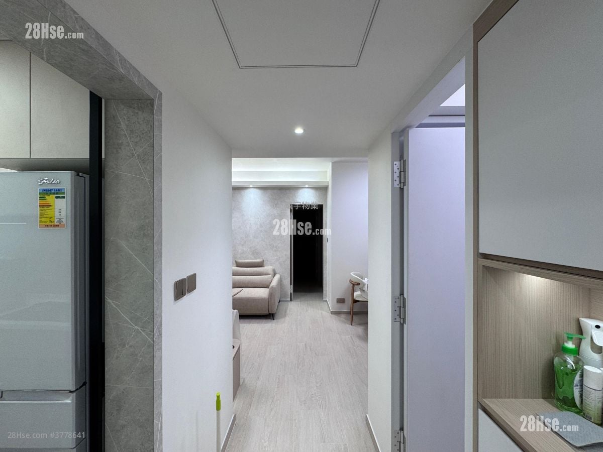 Chelsea Court Sell 4 Bedrooms , 2 Bathrooms 722 ft²