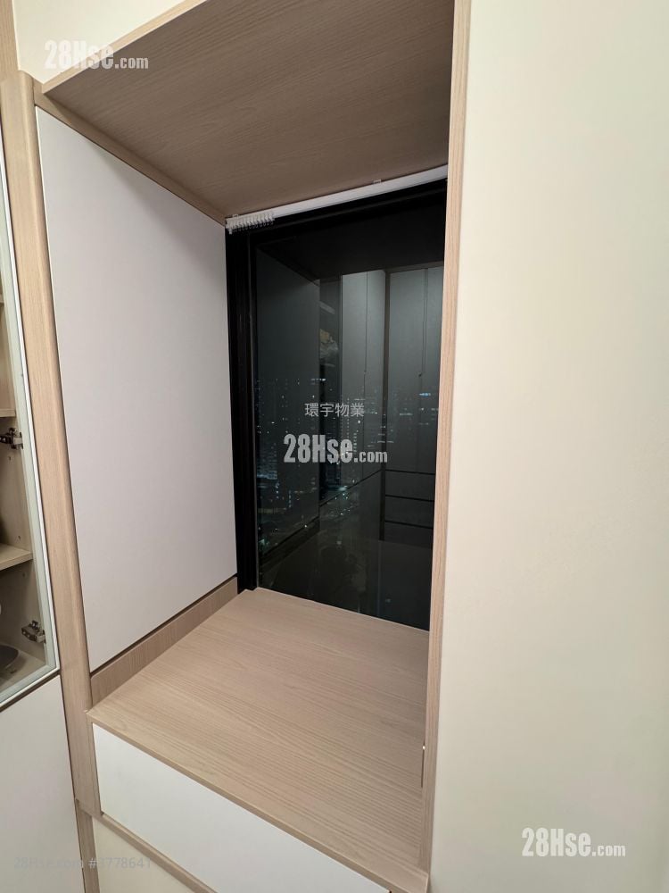 Chelsea Court Sell 4 Bedrooms , 2 Bathrooms 722 ft²