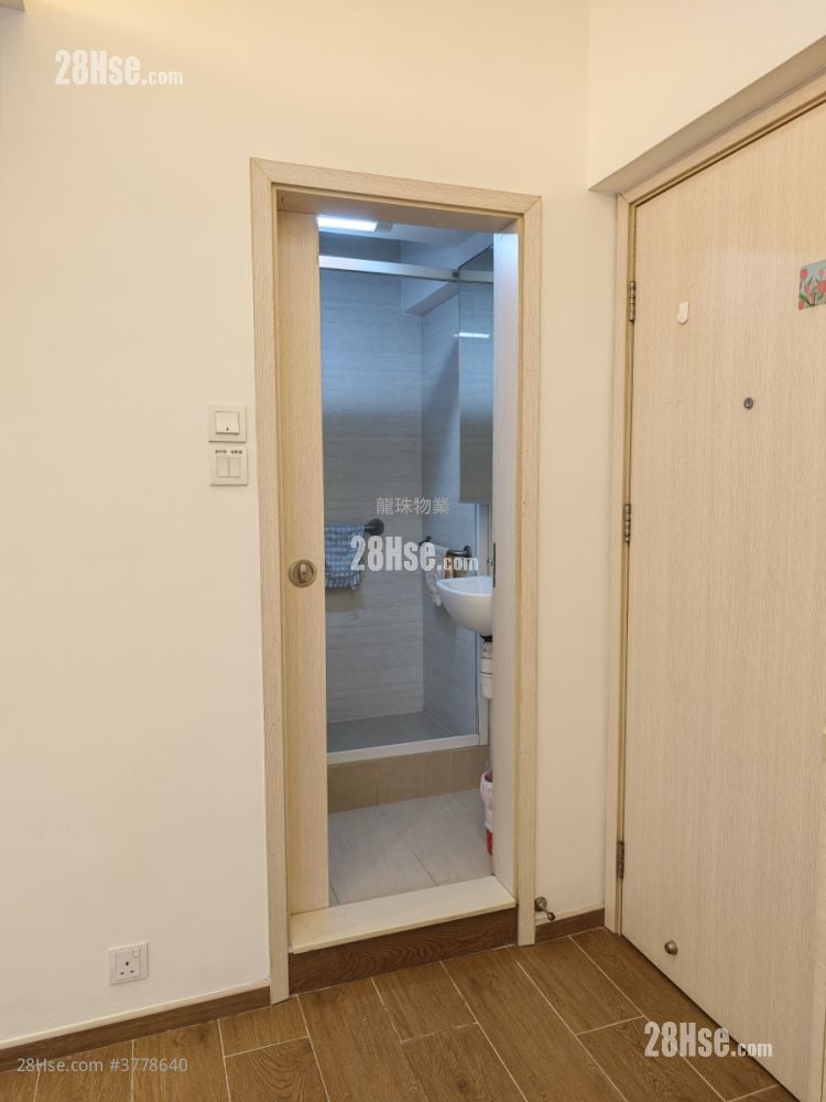 Ka Hing Building Sell Studio , 1 Bathroom 205 ft²