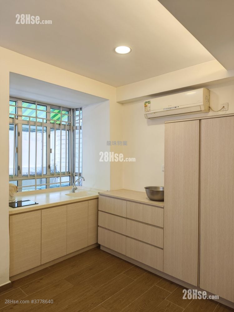Ka Hing Building Sell Studio , 1 Bathroom 205 ft²