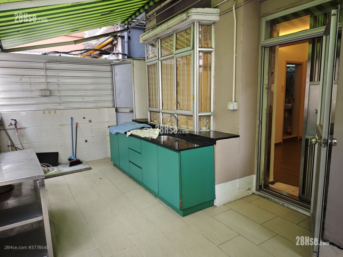 Ka Hing Building Sell Studio , 1 Bathroom 205 ft²