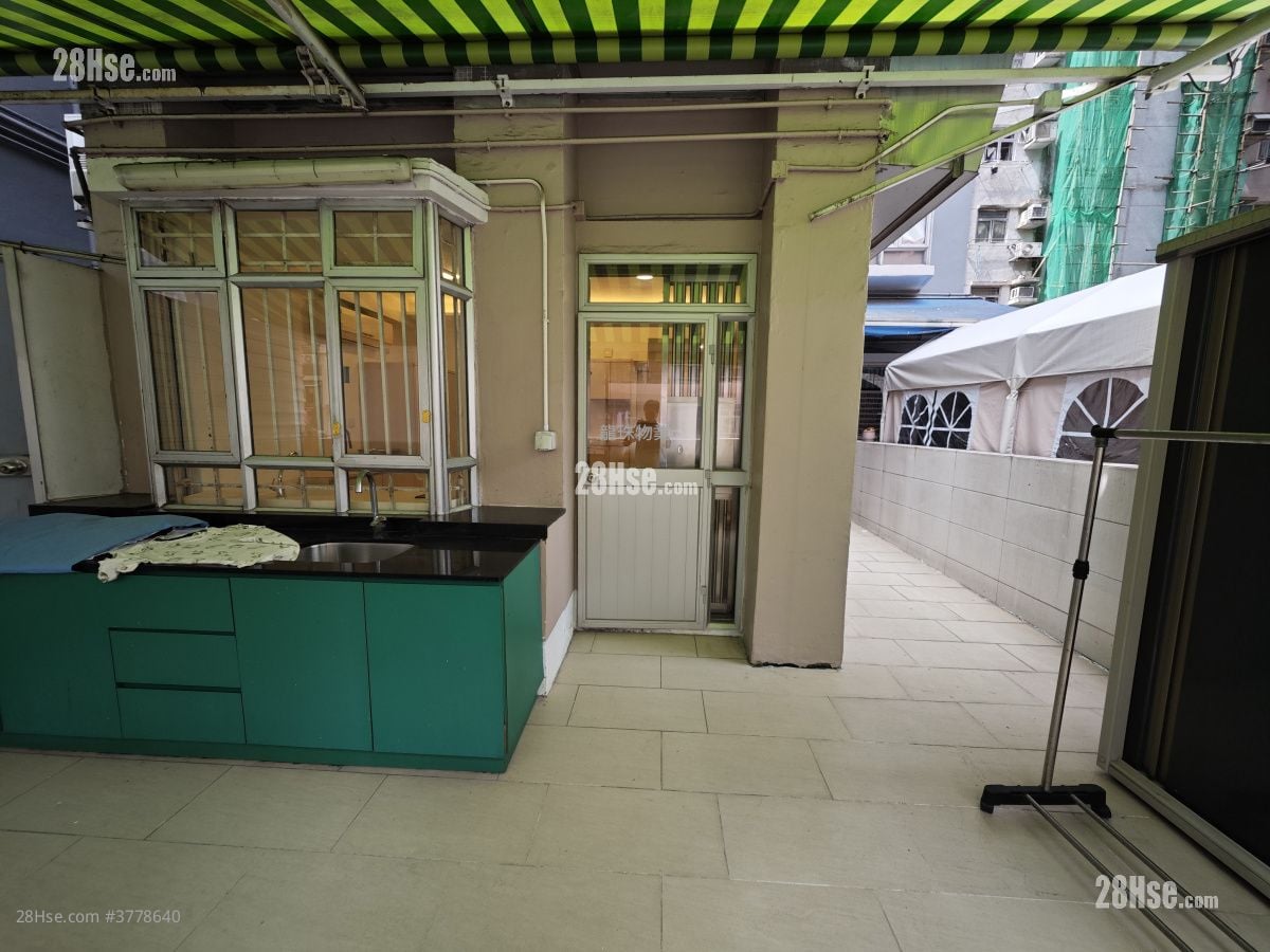 Ka Hing Building Sell Studio , 1 Bathroom 205 ft²