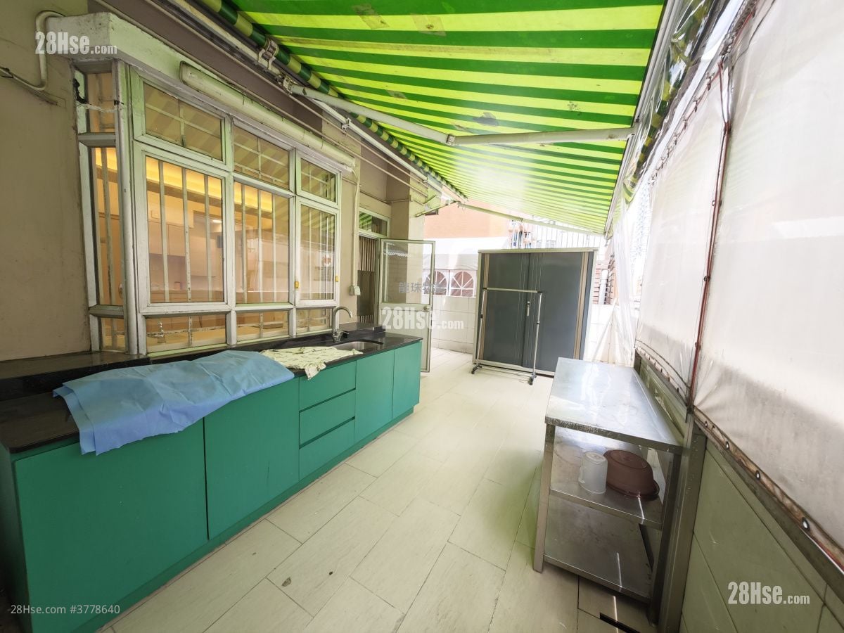 Ka Hing Building Sell Studio , 1 Bathroom 205 ft²