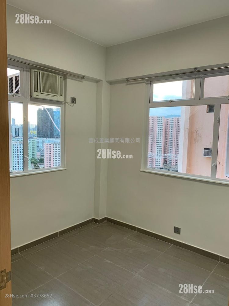 Wai King Building Sell 2 Bedrooms , 1 Bathroom 392 ft²