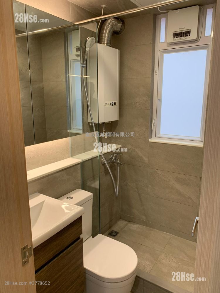 Wai King Building Sell 2 Bedrooms , 1 Bathroom 392 ft²