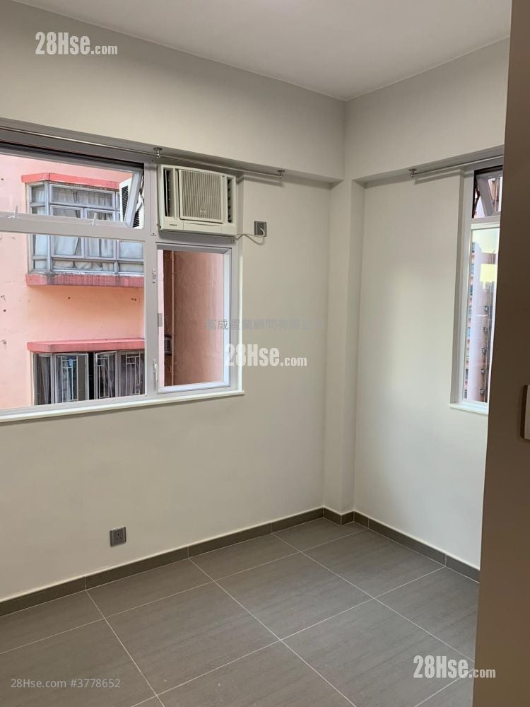 Wai King Building Sell 2 Bedrooms , 1 Bathroom 392 ft²