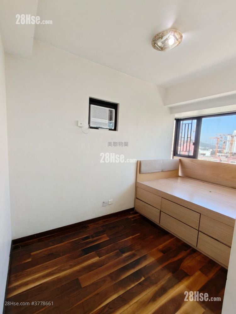 Royal Green Sell 2 Bedrooms 413 ft²