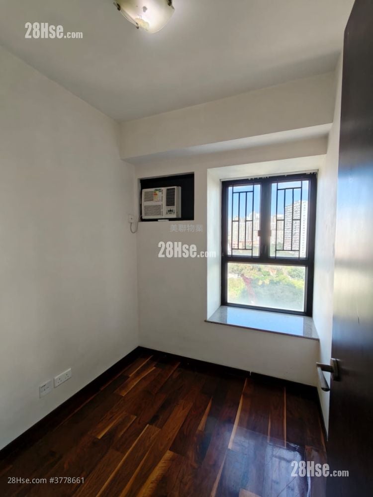 Royal Green Sell 2 Bedrooms 413 ft²