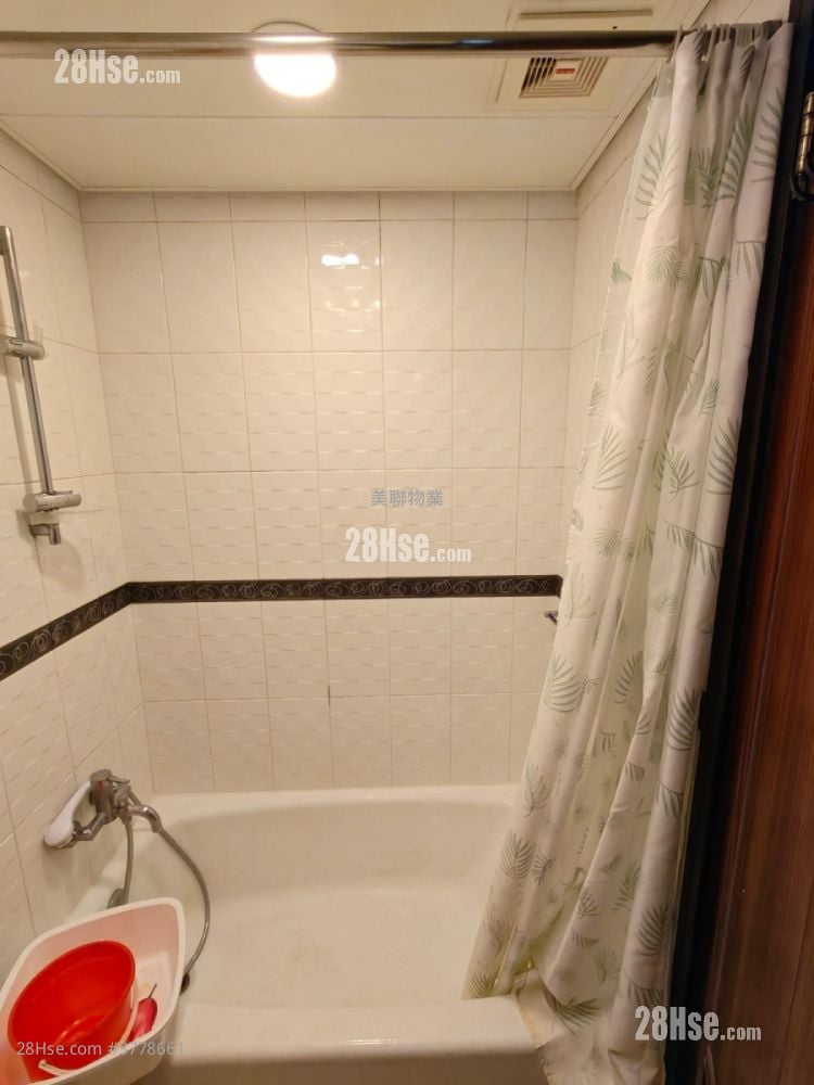 Royal Green Sell 2 Bedrooms 413 ft²