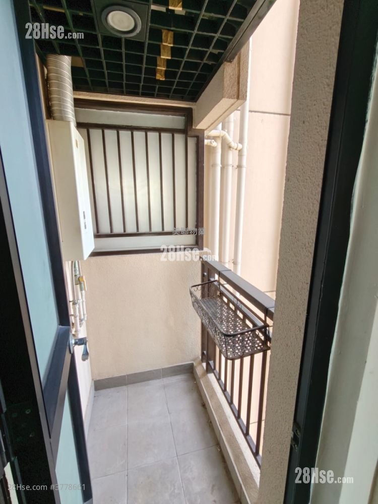 Royal Green Sell 2 Bedrooms 413 ft²