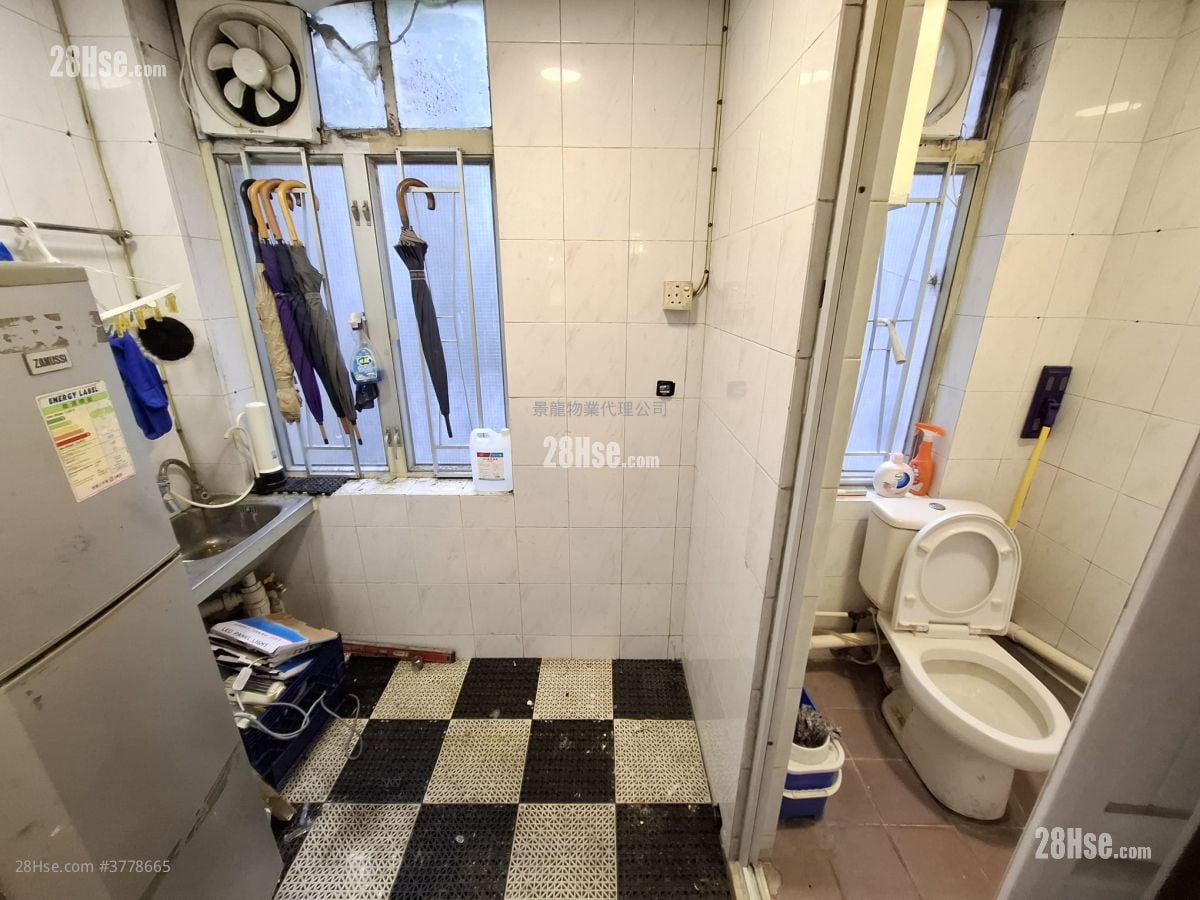 No.55 Parkes Street Rental Studio , 1 Toilet