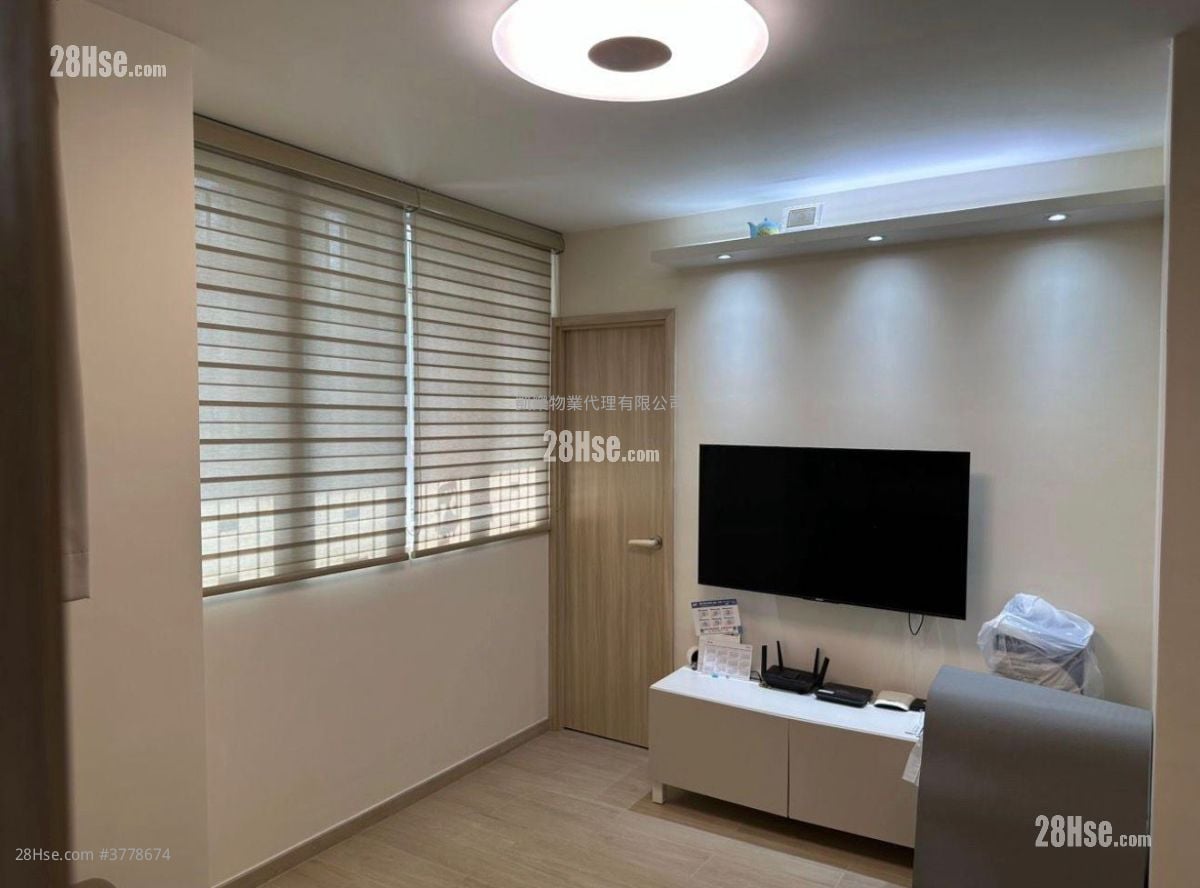 Hoi Tak Court Sell 488 ft²