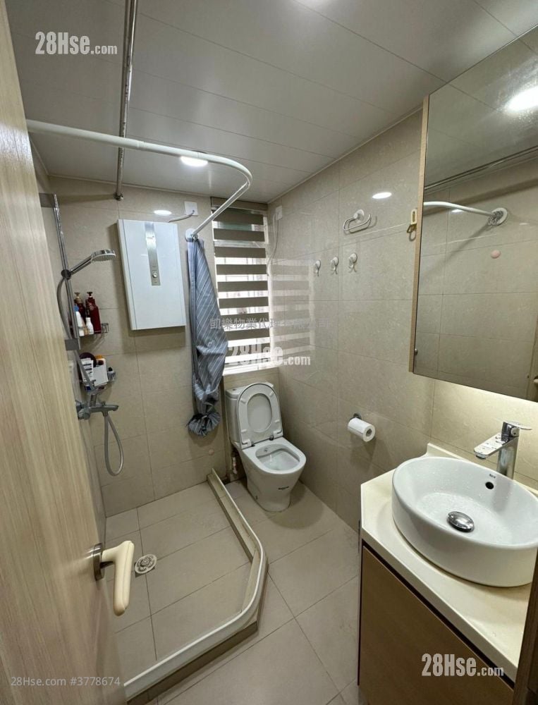 Hoi Tak Court Sell 488 ft²