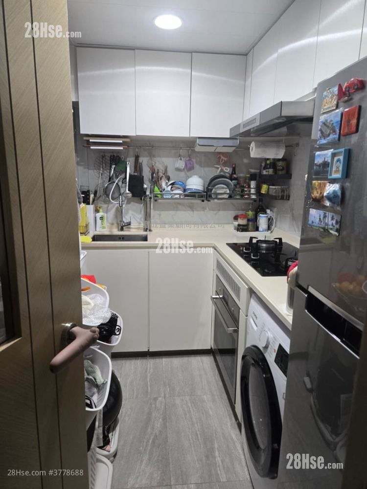 Choi Hing Court Sell 2 Bedrooms , 1 Bathroom 436 ft²